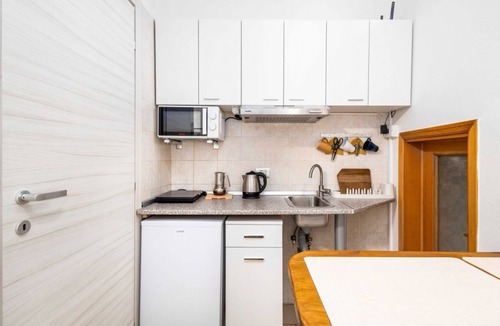 Old Town Apartment | A practical 40 square meters studio apartment, perfect for three people, located on the fourth floor of a building without an elevator.The property is located in a centrally located area (limited traffic zone) of Modena, allowing our guests to explore th