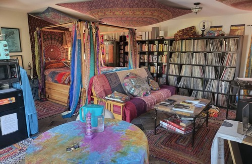 Eagle Rock Apartment | A quiet, super comfortable boho retreat in artist-friendly Eagle Rock.
