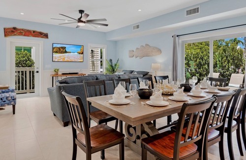 Uptown - Upper Duval House | *A ROYAL AFFAIR @ DUVAL* Three Home Compound + LAST KEY SERVICES…