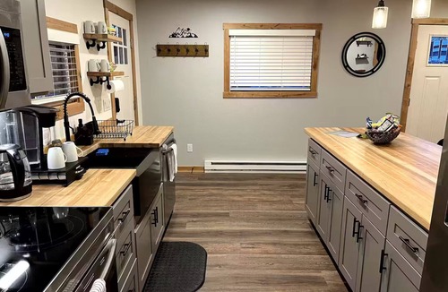 Spring Valley Cabin | A Serene 2-bedroom cabin in charming Divide perfect for relaxing getaway