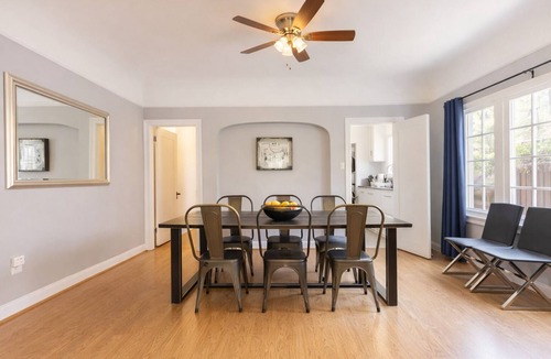 Mid-Wilshire House | A stylish Los Angeles home in a quiet neighborhood, minutes from museums, dining, Downtown, and Hollywood—perfect for comfort, convenience, and city exploring.