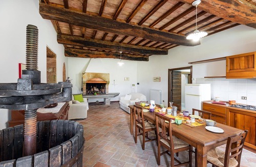 Pioraco House | A total immersion in greenery and tranquillity.