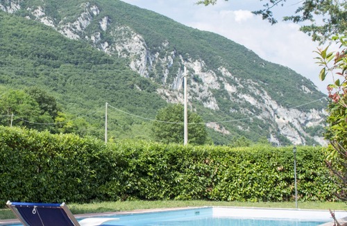 Pioraco House | A total immersion in greenery and tranquillity.