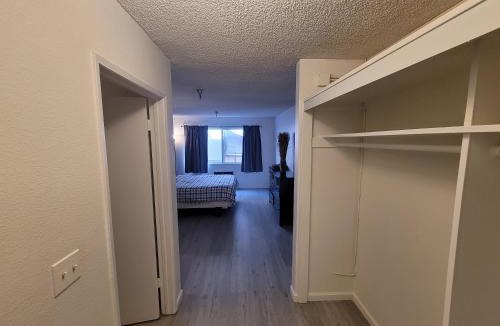 Pico - Robertson Hotel | (A13) Cozy 1 Bedroom Studio with Private Bath