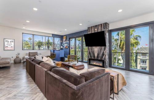 Beverly Grove Apartment | Abrakadabra The Architect's Ultra Luxury Residence