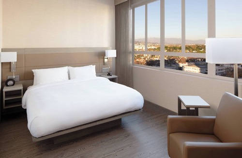 Carthay Circle Hotel | AC Hotel by Marriott Beverly Hills