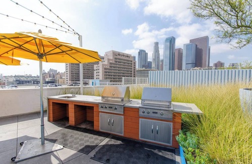 Little Tokyo Apartment | Adorable 2bed Apt with balcony & Rooftop Pool with stunning city skyline vi