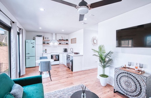 Mid City House | Adorable New Mid-City Casita