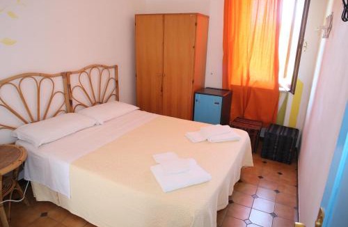 Ventotene Bed & Breakfast | Affittacamere Via Muraglione