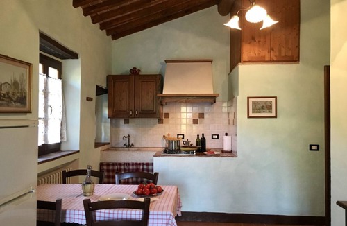 Montecatini Val di Cecina House | Agriturismo Gello vigna