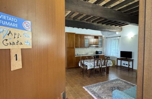 Montale House | Agriturismo Aggazzotti