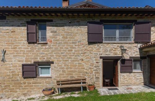Gubbio House | AGRITURISMO BUON VENTO, Appartamento L'ALBERO SBANDIERATORE una cozy home in Gubbio Italy