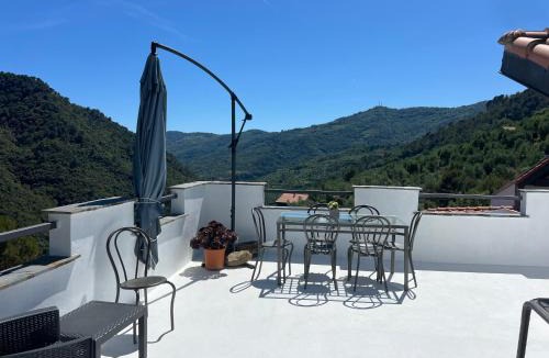 Isolabona House | Agriturismo Colline Morghetta