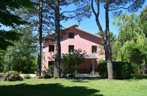 Castelraimondo House | Agriturismo Il Colle Del Contadino