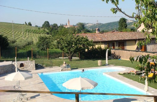 Castello di Serravalle House | Agriturismo La Tintoria