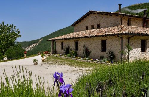 Cascia House | AGRITURISMO LA VALLE DEI BRONZETTI