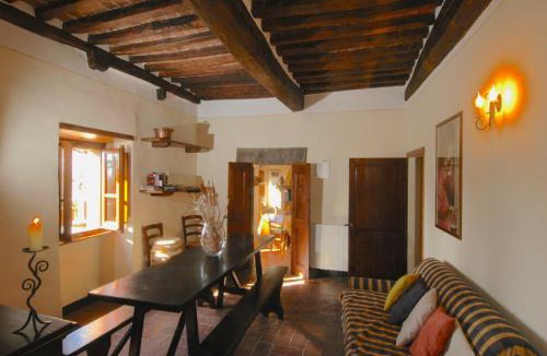 Montalla Villa | Agriturismo near Cortona with swimming pool