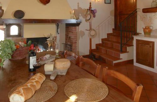 Montalla Villa | Agriturismo near Cortona with swimming pool