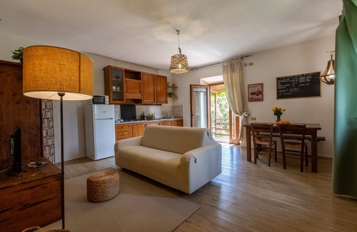Pomarance Apartment | Agriturismo San Carlo-apartment 2/4 people wi-fi pool restaurant garden San Carlo Bilo4