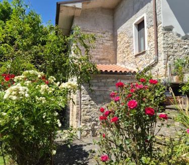 Poggio San Vicino House | Agriturismo Vallonga