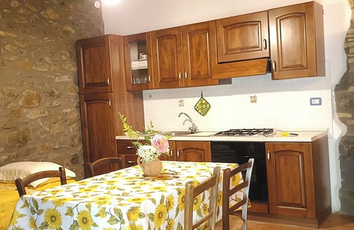 Orvieto Apartment | Agriturismo Valle del Tione -Orvieto. IDEAL FOR GROUPS - COMMON ROOM AND KITCHEN