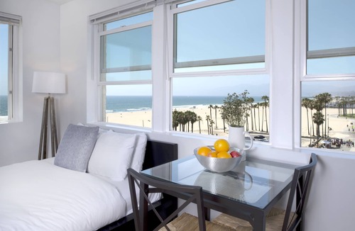 Venice Hotel | Air Venice on the Beach