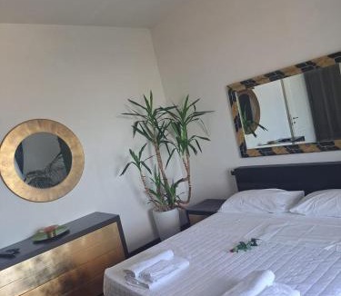 Montesilvano House | Alisea - Camere in villa con Piscina e parcheggio gratuito