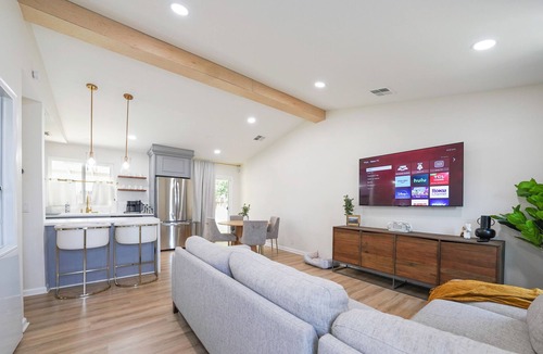 Lancaster House | ⁂ All-New ⁂ AC/Heat⁂W/D⁂ AC⁂ Pet Friendly ⁂ Yard⁂