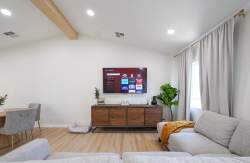 Lancaster House | ⁂ All-New ⁂ AC/Heat⁂W/D⁂ AC⁂ Pet Friendly ⁂ Yard⁂