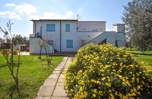 Pescia Romana Apartment | Amazing apartment in Pescia Romana