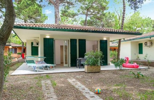 Lido degli Estensi House | Amazing home in Lido di Spina FE with swimming pool