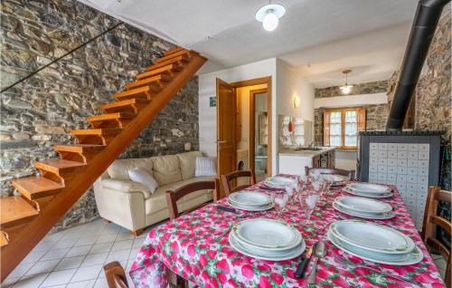 Loco House | Amazing Home In Loco Di Rovegno