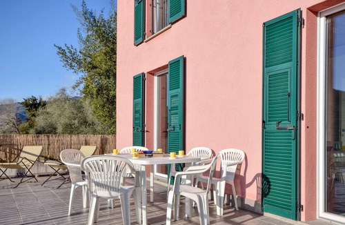 San Salvatore House | Amazing home in San Salvatore with WiFi