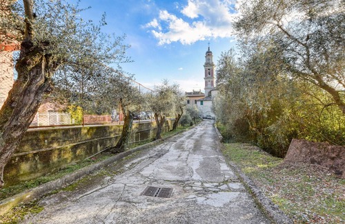 San Salvatore House | Amazing home in San Salvatore with WiFi