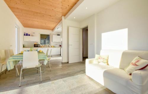 San Salvatore House | Amazing Home In San Salvatore With Wifi