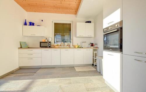 San Salvatore House | Amazing Home In San Salvatore With Wifi