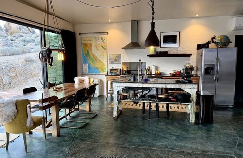 Lone Pine Cabin | Amazing Lone Pine Cabin for Glamping in California