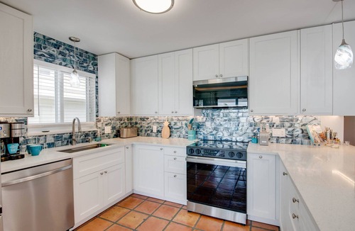 Summerland Key House | Anchors Aweigh: Stunning Oceanfront Views, Dockage, Private Pool, Tiki Hut, Spacious & Dog-Friendly!
