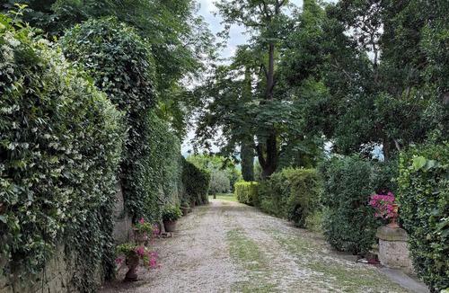 Bomarzo House | Ancient private villa with exclusive Garden and pool.