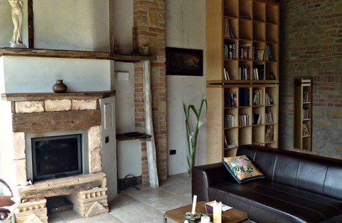 Amandola House | Ancient Renovated Hay-Barn in the Foothills of the Sibillini Mountains