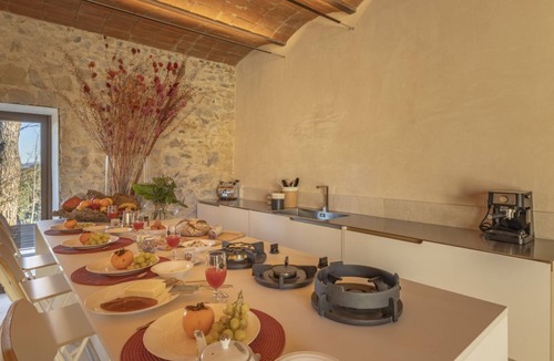 Suvereto Apartment | Antenata | Tuscan farmhouse apartment with pool and nature views