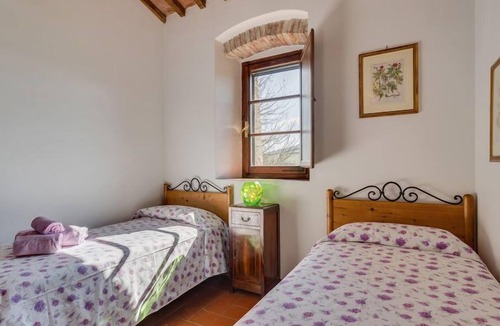 Poggiarello Apartment | Antico Borgo San Lorenzo - Fico by Interhome