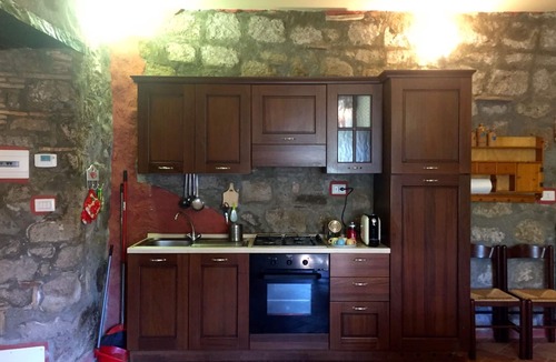 Celleno House | Antico Fienile, holiday home