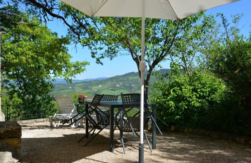 Radicondoli Apartment | Anwesen "La Casina" mit privatem Garten und Grill by Interhome