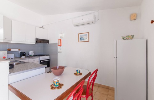 Silves Apartment | Apartment 'One Bedroom 1' with Shared Pool, Wi-Fi and Air Conditioning
