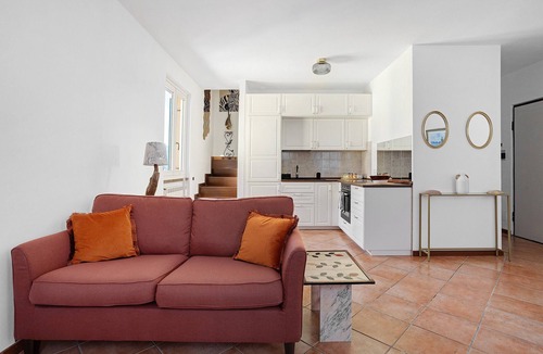 Ameglia Apartment | Apartment 'Casa L'approdo' with Shared Garden and Balcony