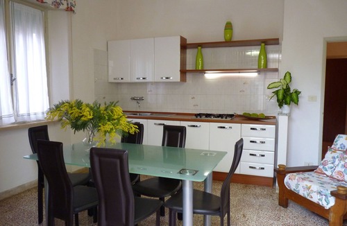 Castiglione della Pescaia Apartment | apartment with parking space a few steps from the sea (Cavour 1)