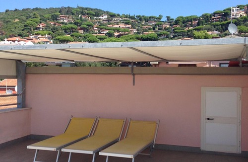 Castiglione della Pescaia Apartment | apartment with parking space a few steps from the sea (Cavour 1)