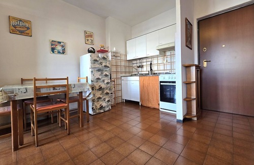 Cerenova Apartment | Apartment 20 Minutes from San Pietro: Your Coastal Paradise near Rome