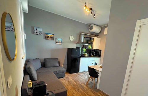 Valverde Apartment | Apartment 27 Steps From The Sea - New Life B&B